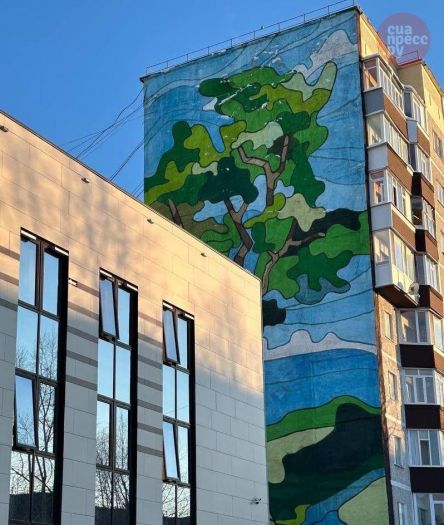 ​Коллекционер из Казани сравнил сургутские цветные панельки с картинами современного художника