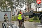 ​В Сургуте просевший тротуар в Сквере Журналиста полностью закрывают от прохожих // ФОТО