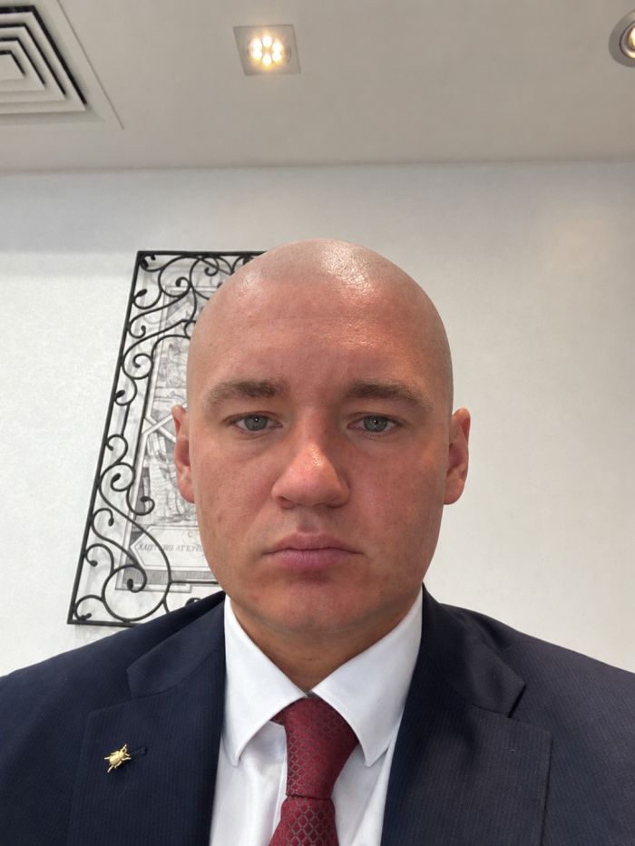 Сбрил волосы и ушел из политики: Иван Барсов подвел черту после выборов в Сургуте