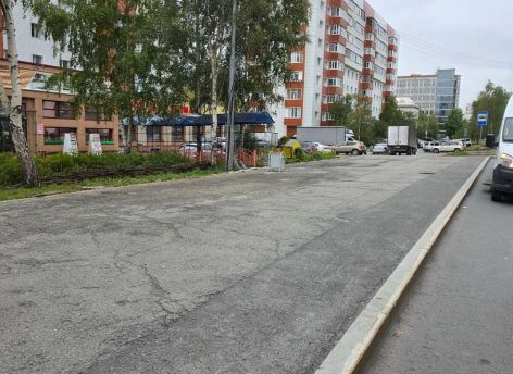 ​«Зима близко, а павильона все нет»: власти Сургута пообещали вернуть остановку «Все для дома» в октябре