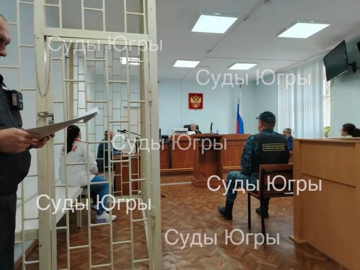 В Югре присяжные признали невиновной женщину, обвиняемую в убийстве отца