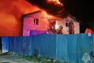 Тридцать пожарных тушили загоревшийся дачный дом в «Сосновом бору» под Сургутом