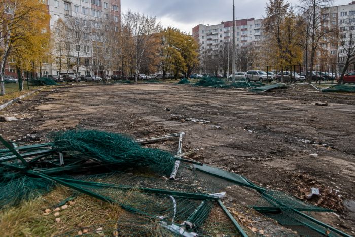 ​Почему в Сургуте на самом деле снесли футбольное поле во дворе на Мира – Лермонтова ‒ и что будет вместо него