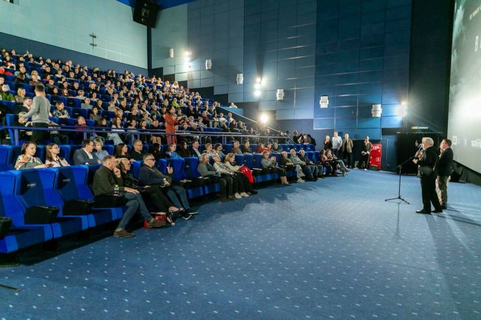 Сургутянам показали фильм про последние годы Романовых по книге югорско-тюменского писателя