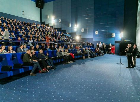 Сургутянам показали фильм про последние годы Романовых по книге югорско-тюменского писателя