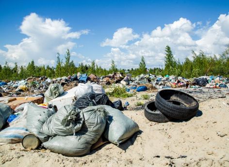 ​Власти Сургута потратят до 2,6 млн рублей на уборку старых шин с улиц города