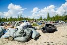 Власти Сургута потратят до 2,6 млн рублей на уборку старых шин с улиц города