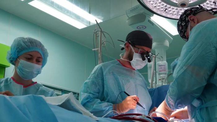 В Сургуте врачи спасли девочку с тяжелым пороком сердца — внутри не было перегородок