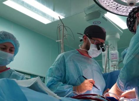 В Сургуте врачи спасли девочку с тяжелым пороком сердца — внутри не было перегородок