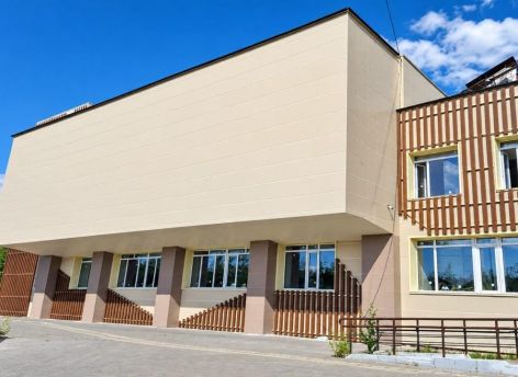 Строители обновили сцену в сургутском ДК «Магистраль» — теперь она поворачивается автоматически