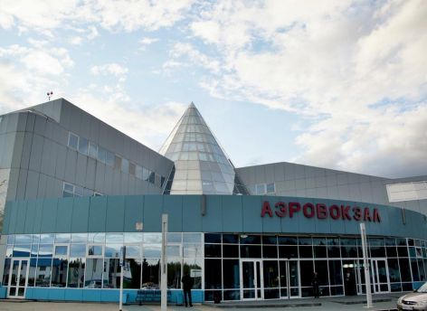 Росавиация начала закрывать аэропорты Югры на время беспилотной опасности