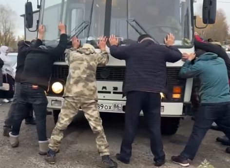 Полиция Сургутского района составила 103 протокола после миграционных рейдов