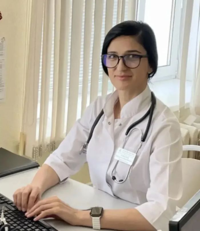 Детскому хирургу из Сургута трижды в течение одного перелета пришлось откачивать других пассажиров