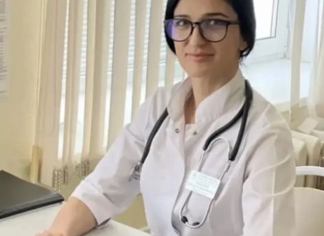 Детскому хирургу из Сургута трижды в течение одного перелета пришлось откачивать других пассажиров