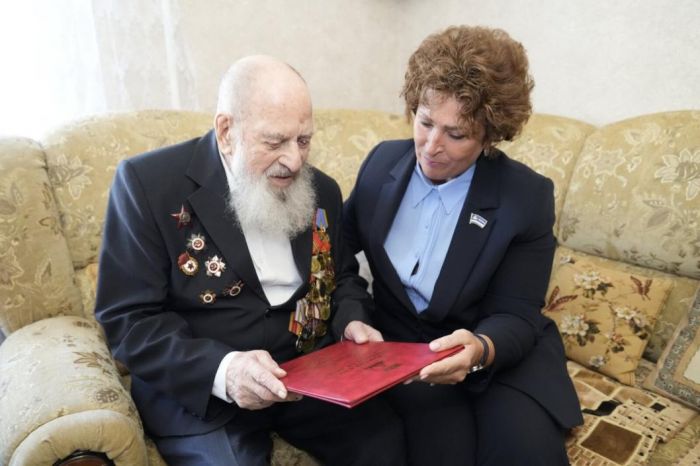 Тюменский ветеран Михаил Костюрин отметил 103-летие